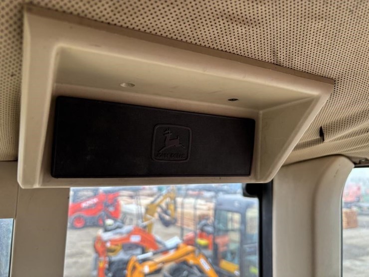 john-deere-6410-image-30