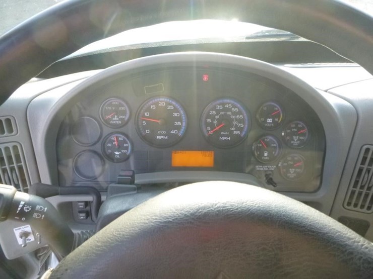 2014-international-durastar-4300-image-16