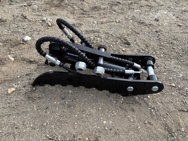 ir-mini-hydraulic-thumb-clamp-(2)-image-3