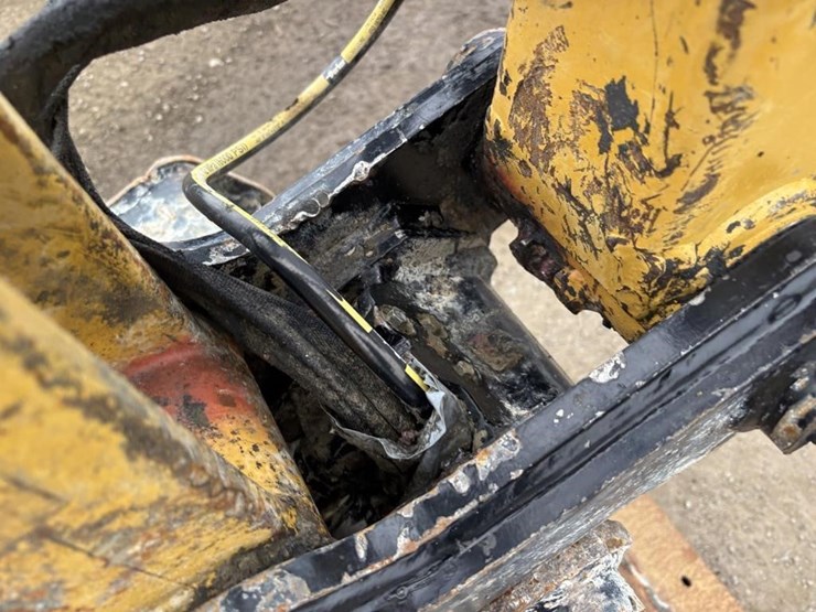 caterpillar-305.5e2-cr-image-13