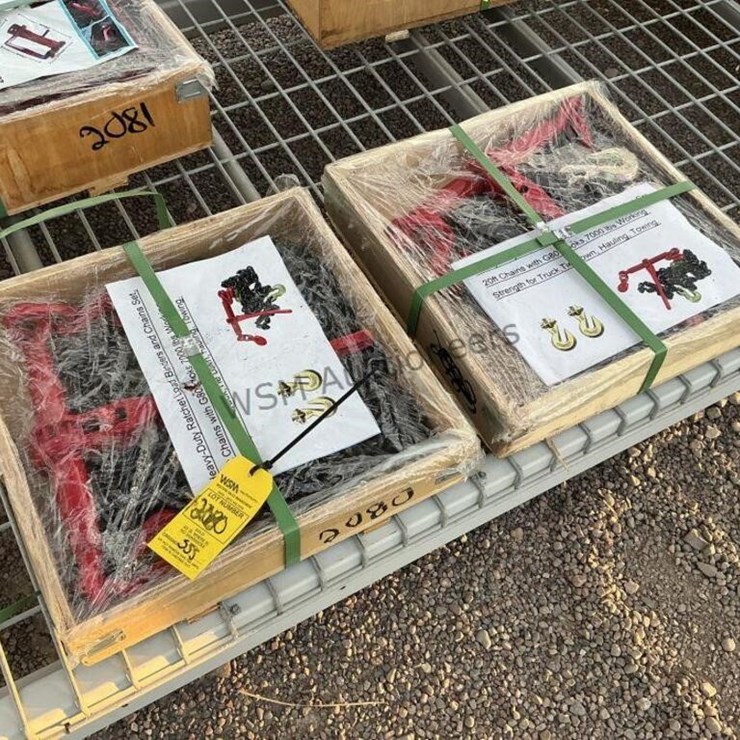 CHAINS AND BINDERS (2) BINDERS, (2) CHAINS