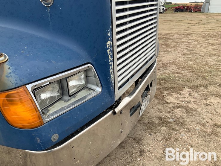 1999-freightliner-fld112-image-18