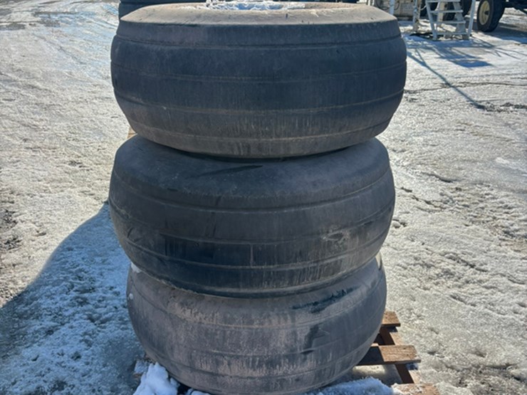 implement-tires-and-wheels-(lt1483)-image-1