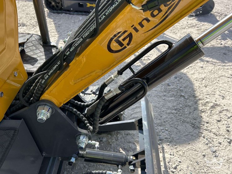 2025-cfg-industrial-mx12rx-mini-excavator-image-11