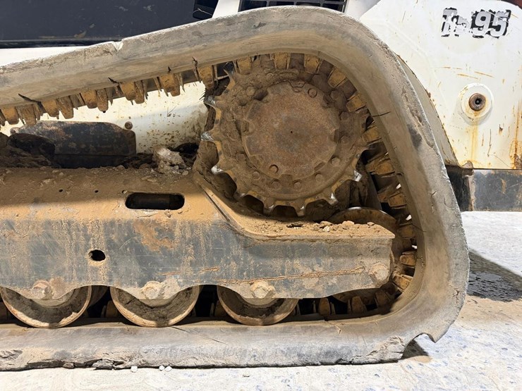 2019-bobcat-t595-image-14