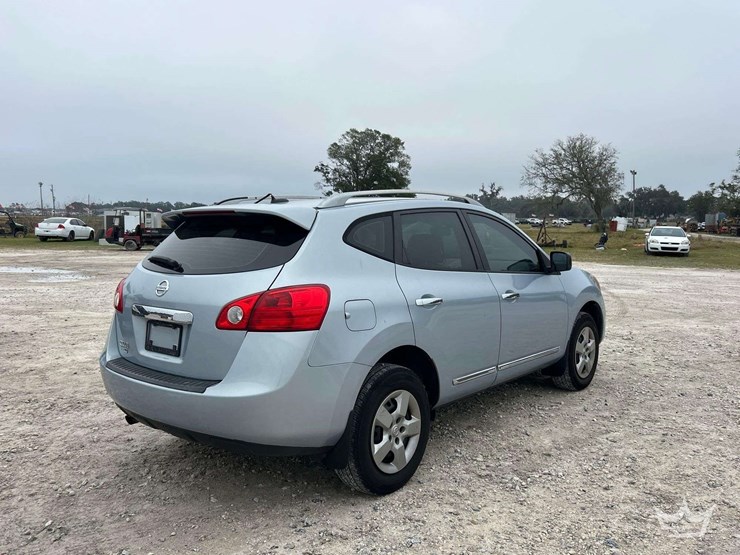 2014-nissan-rgue-suv-image-3