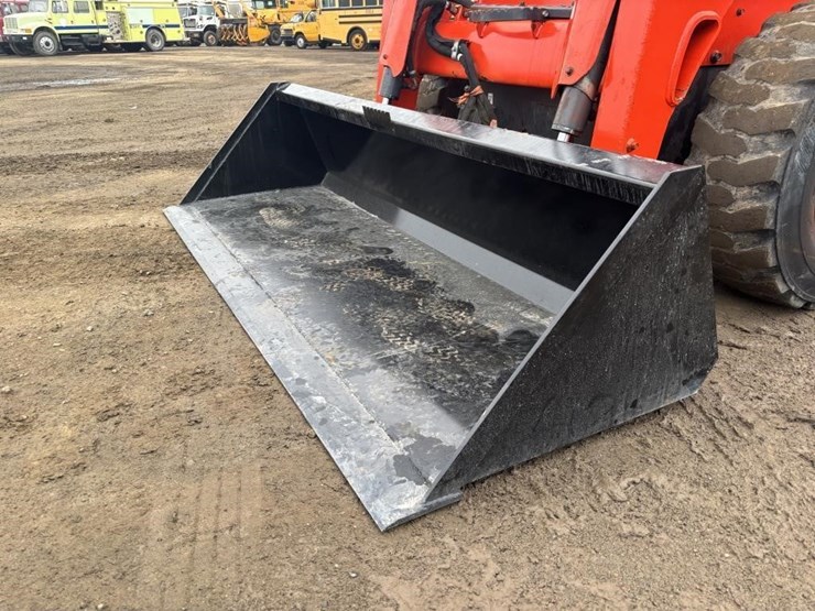 kubota-ssv75-image-9