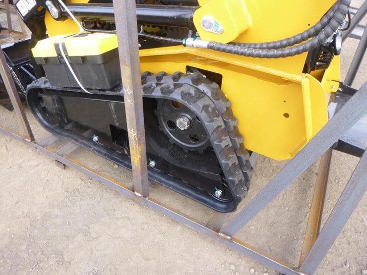 2025-agt-mx-mrt14-skid-steer-track-loader-image-18