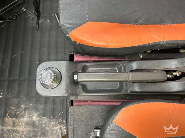 2024-meco-m-y-4-passenger-electric-car-image-11