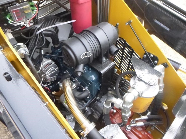 2025-cfg-kkt-(a)27-skid-steer-track-loader-image-16