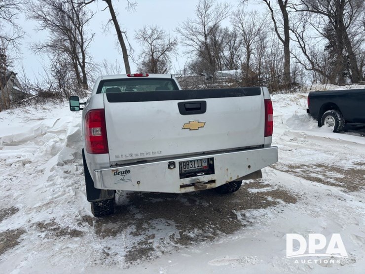 2011-chevrolet-3500hd-image-5