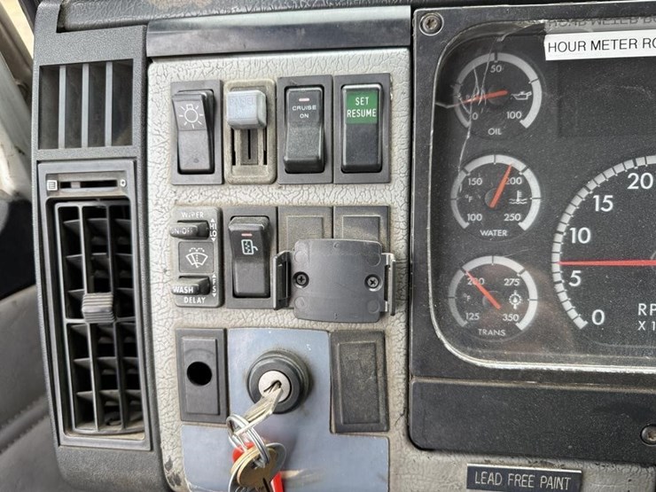 2001-caterpillar-3126-image-22