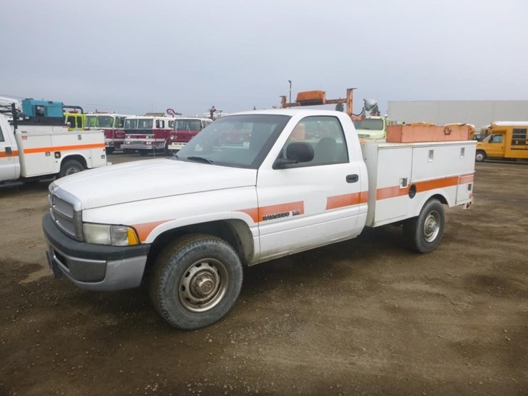 2002-dodge-ram-2500-image-1