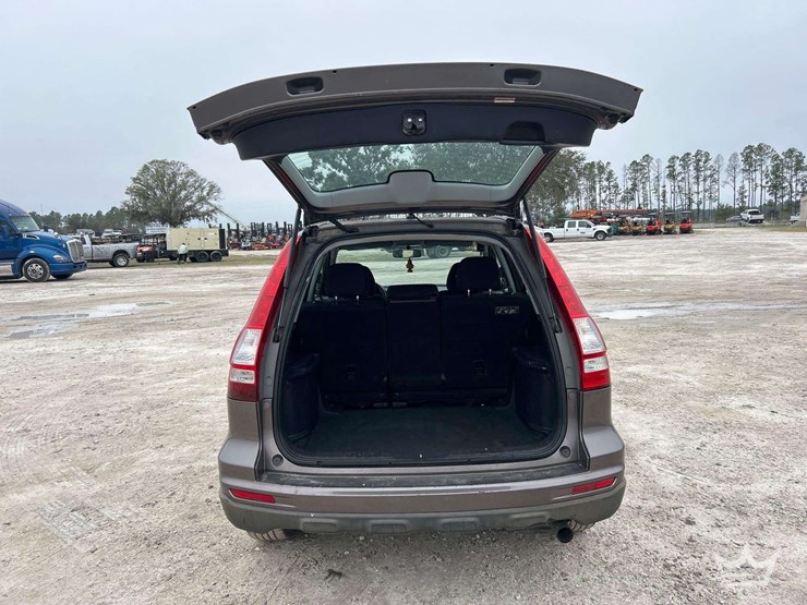 2010-honda-cr-v-suv-image-18