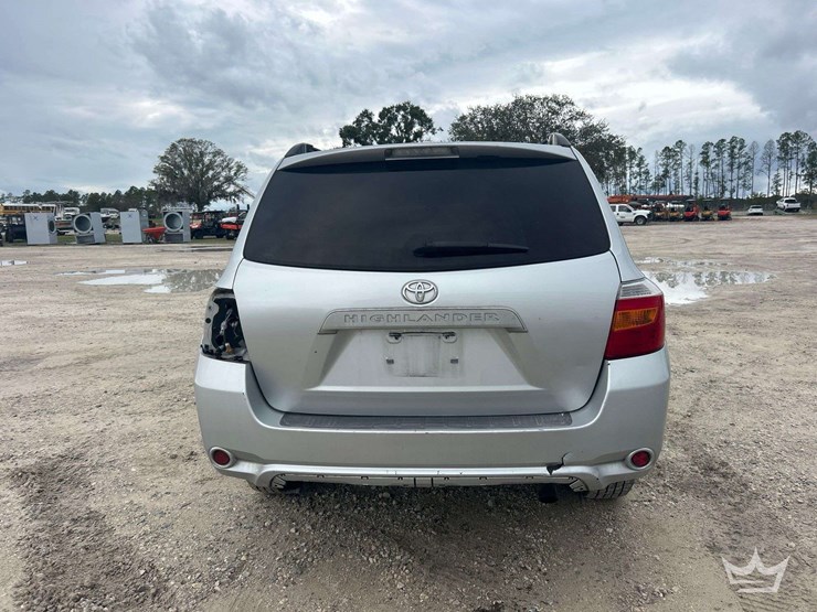 2010-toyota-highlander-suv-image-29