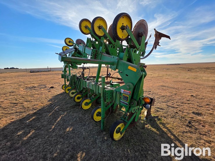 john-deere-886-image-1