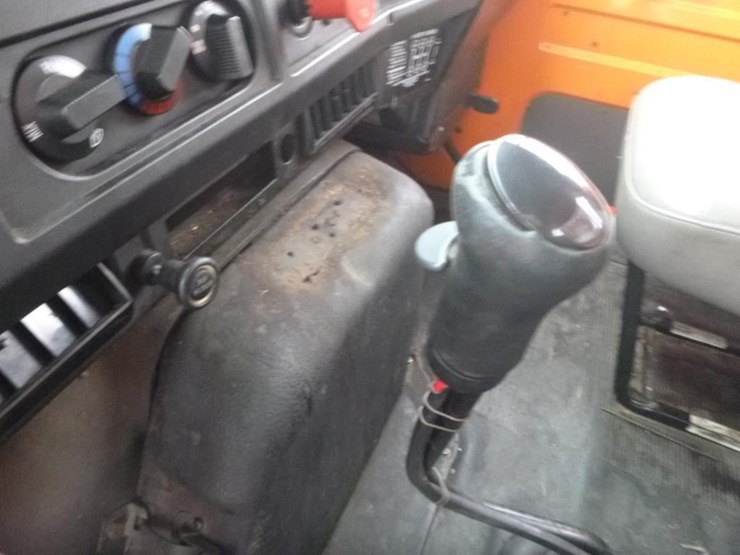 international-4900-image-15