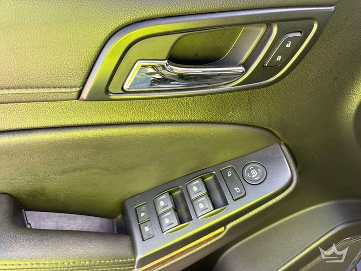 2019-chevrolet-tahoe-suv-image-11