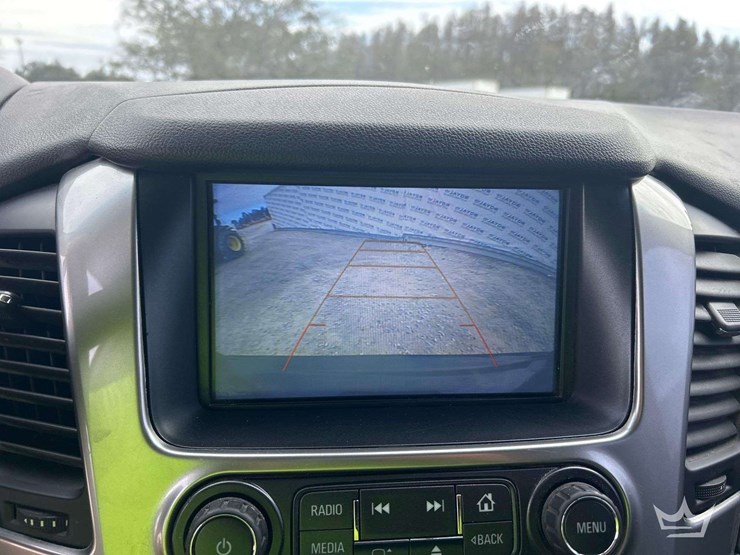 2019-chevrolet-tahoe-4x4-suv-image-16