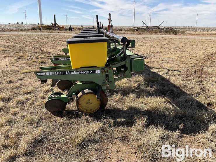 john-deere-7300-image-4