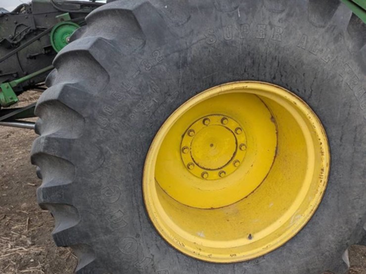 john-deere-8820-image-11