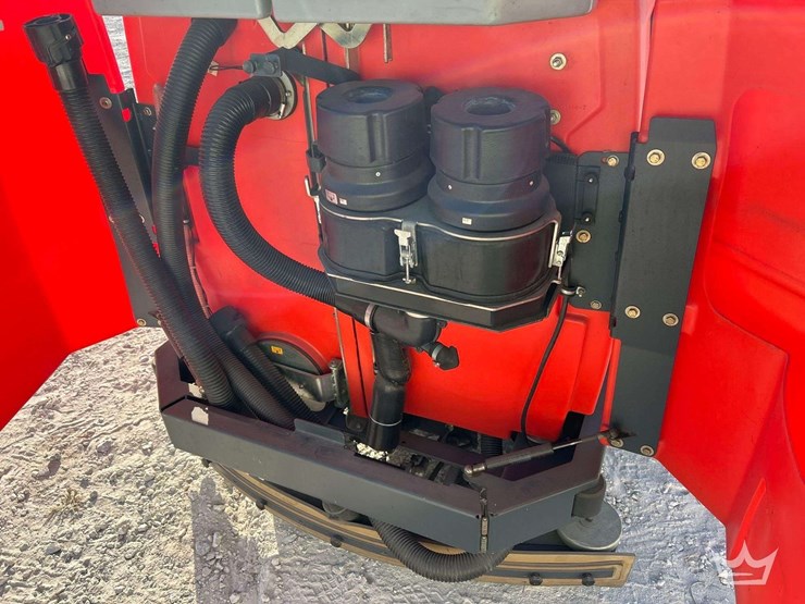 powerboss-admiral-plus-38c-ride-on-floor-scrubber/sweeper-image-7