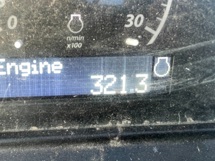 john-deere-3025e-image-40