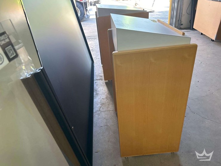 two-floor-lecterns-image-3