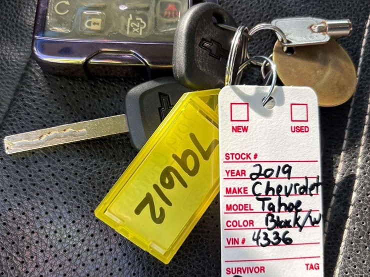 2019-chevrolet-tahoe-suv-image-28