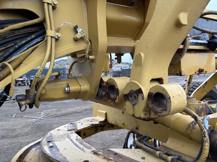 2006-caterpillar-143h-image-15