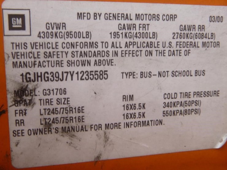 2000-gmc-3500-image-17