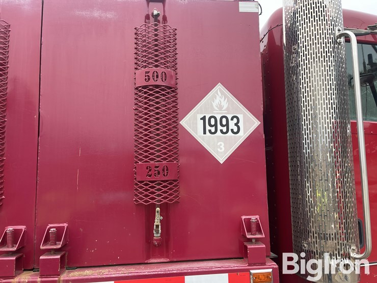 2012-peterbilt-pb337-s/a-lube-&-fuel-truck-image-17