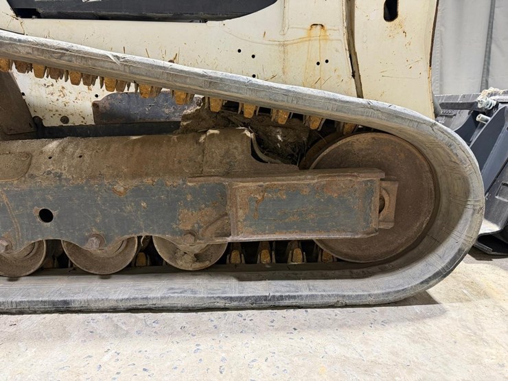 2019-bobcat-t595-image-16