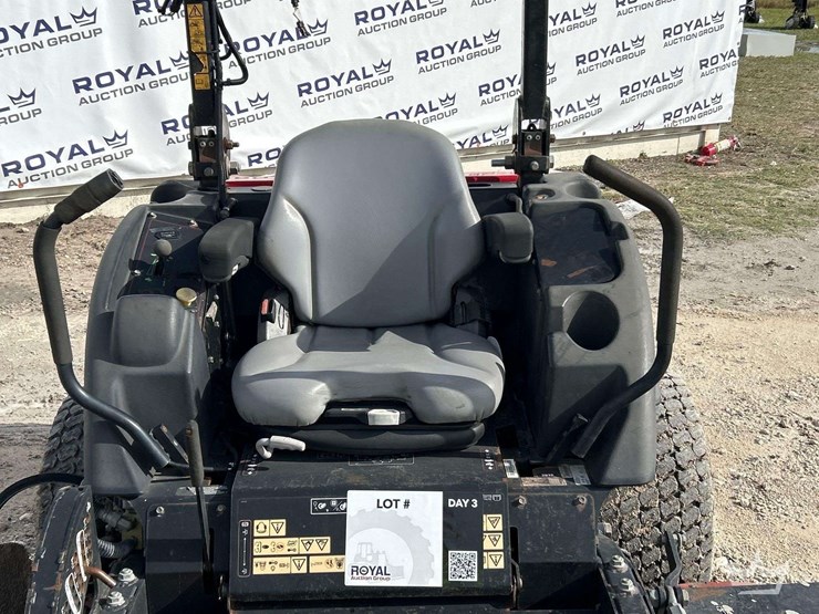 zero-turn-mower-image-11