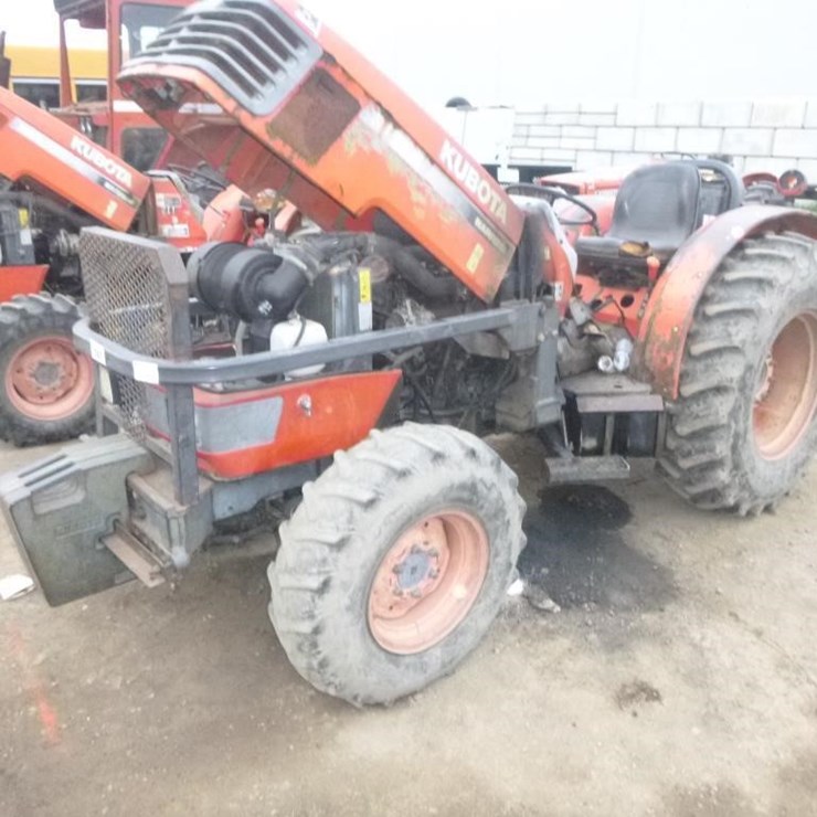 KUBOTA M8200