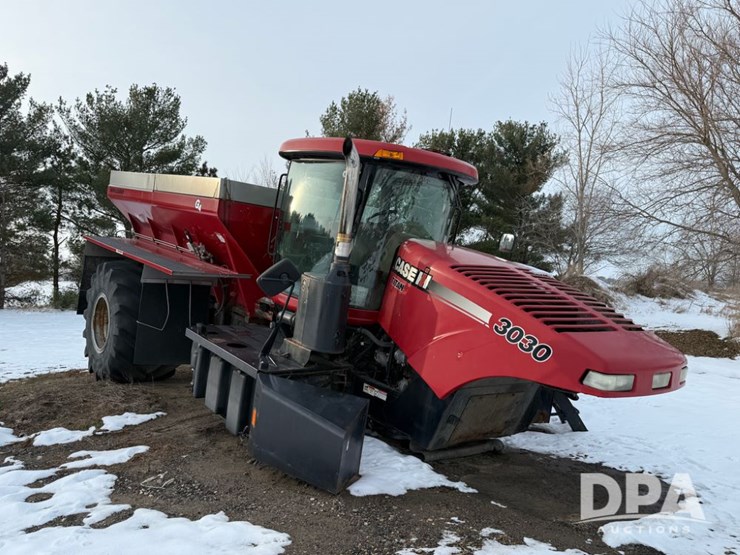 case-ih-titan-3030-image-1