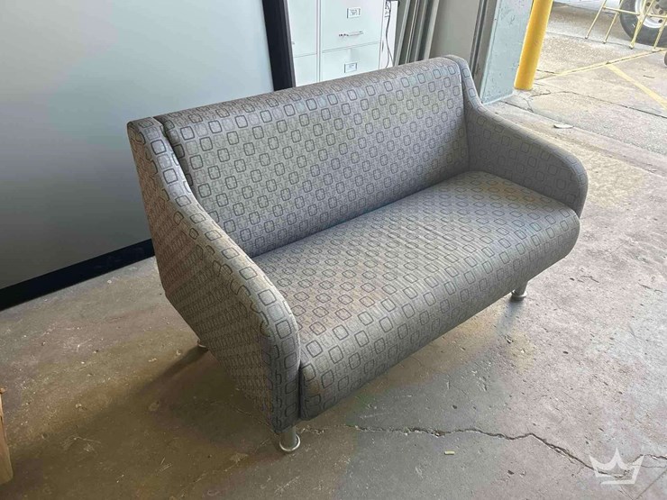 office-couches-and-chair-image-11