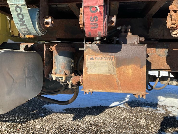 international-4900-image-22