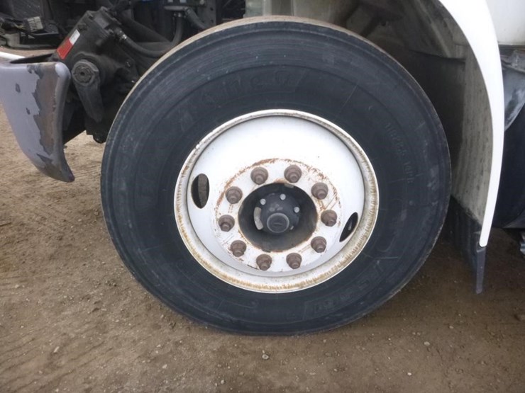 2004-international-durastar-4300-image-22