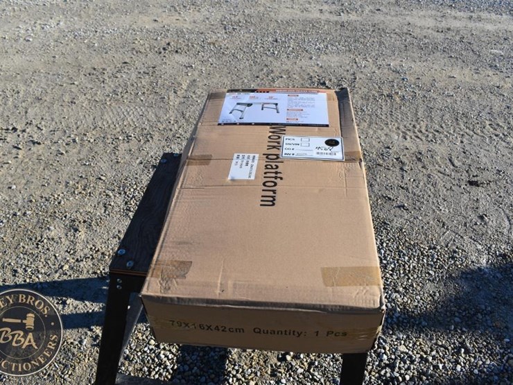 landhonor-folding-workstool-image-1