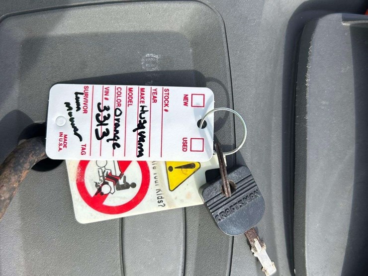 2012-husqvarna-lth18538-38"-riding-mower-image-18