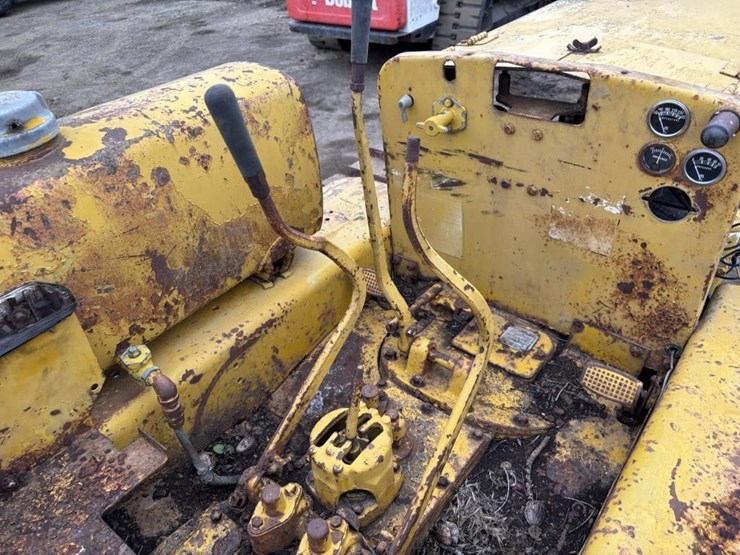 caterpillar-d2-image-12