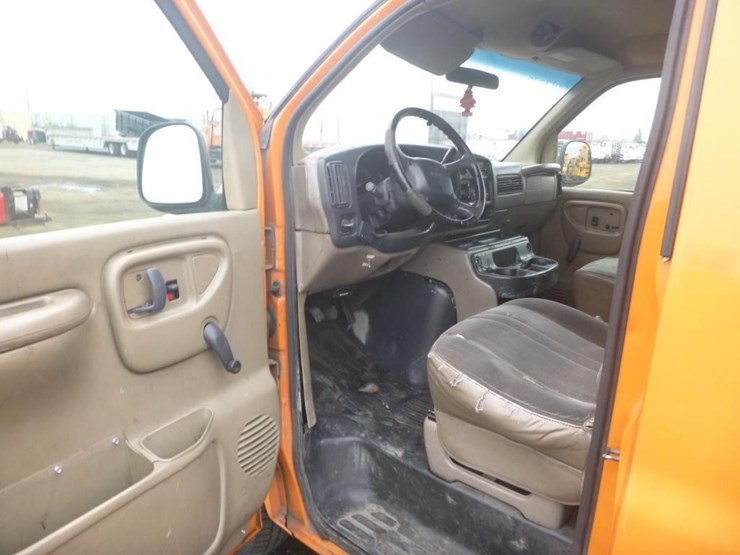 2000-gmc-3500-image-6