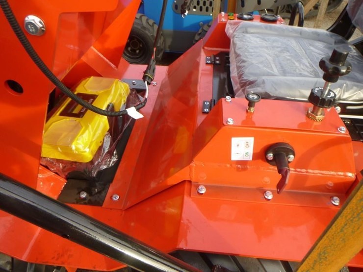 2025-agt-sda140w-skid-steer-loader-image-14