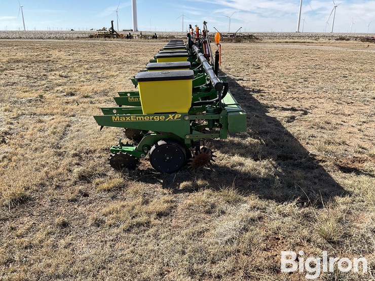 john-deere-1700-image-4