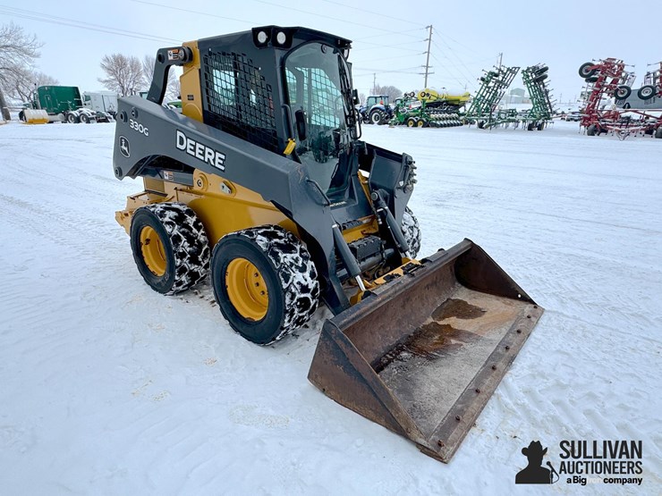 2018-deere-330g-image-3
