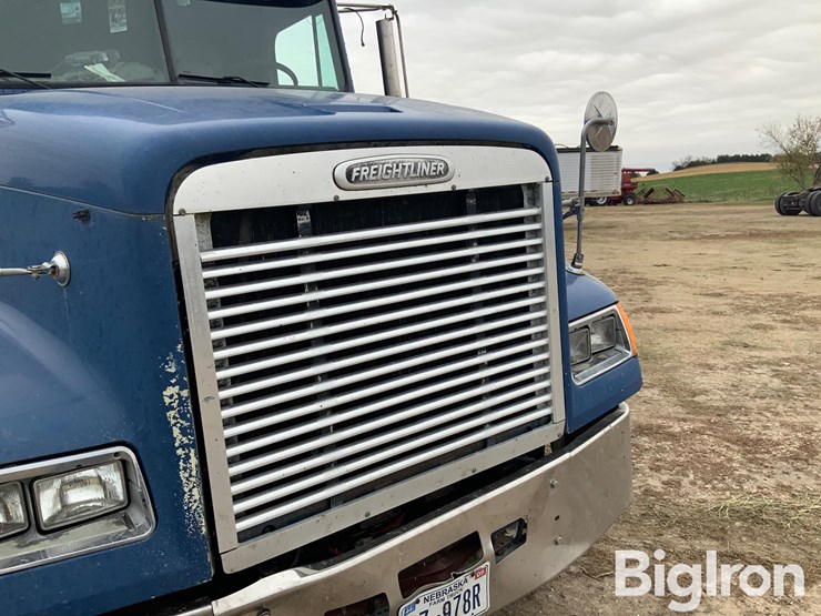 1999-freightliner-fld112-image-12