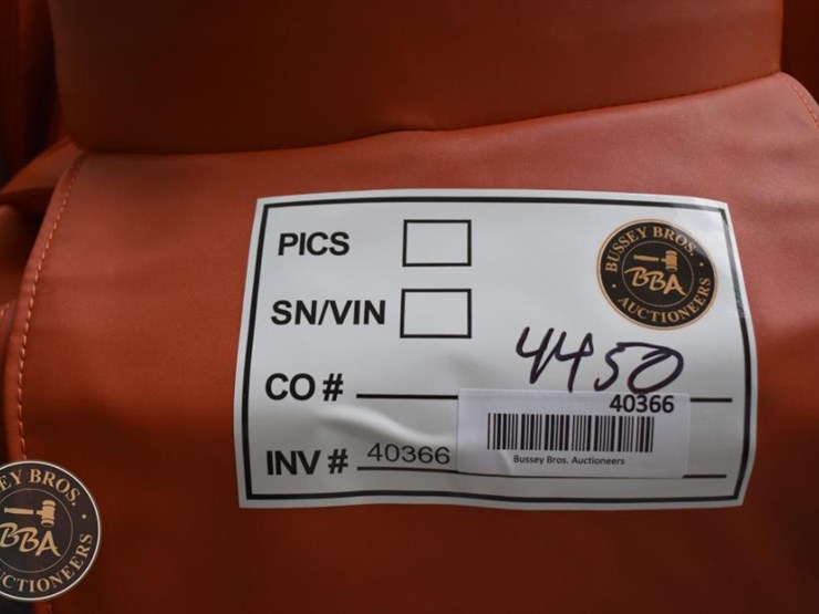 tpm-ergoflux-massage-chair,-orange-&-white,-usb-port,-shiatsu-&-kneading-image-10