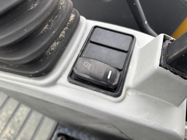 caterpillar-305.5e2-cr-image-34