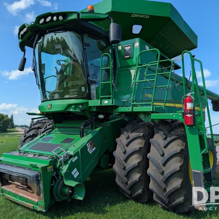 JOHN DEERE S780